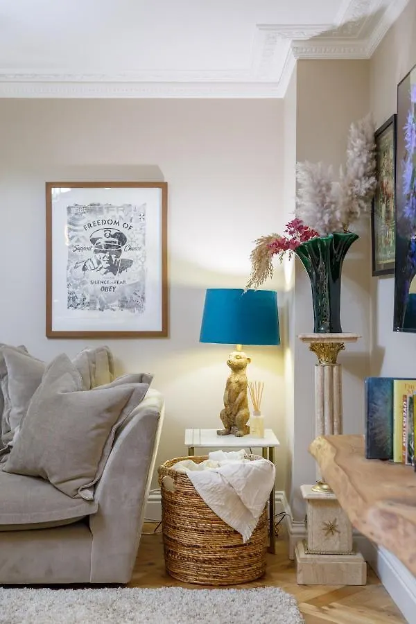 Luxurious Brighton Apartment With Hot Tub